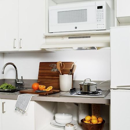 Intown Suites Extended Stay Dallas Tx - Medical Center Экстерьер фото